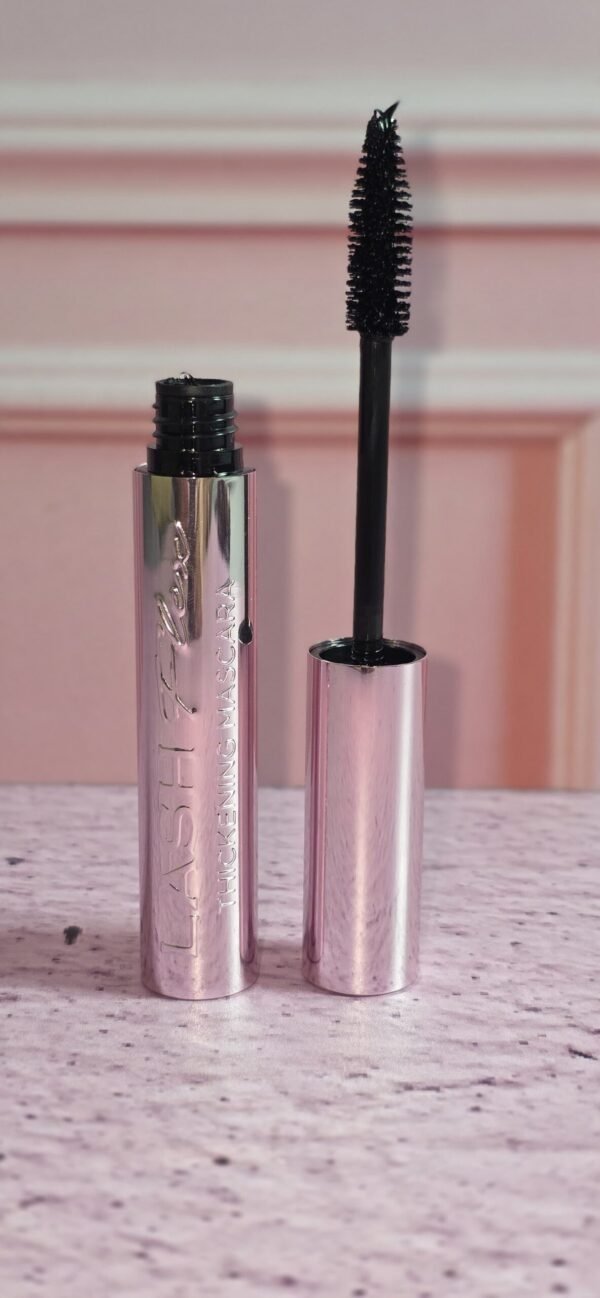 Lash flex thickening mascara