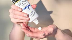 Neutrogena Ultra Sheer Dry Touch Sunscreen SPF 70 147ml